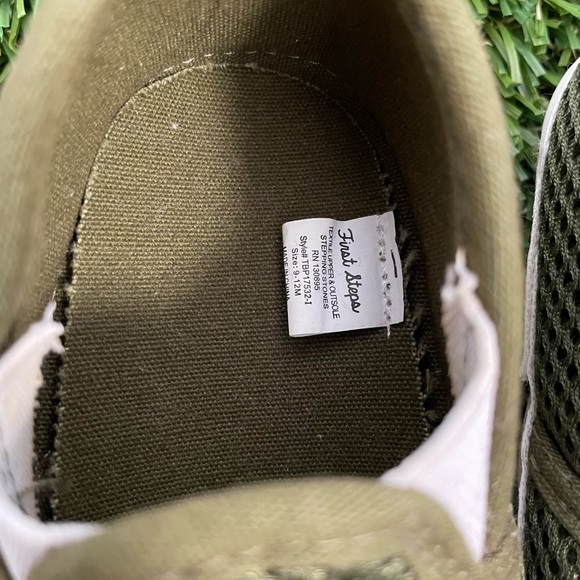 Baby shoes 9- 12 months : Two pairs of shoes - Picture 9 of 12